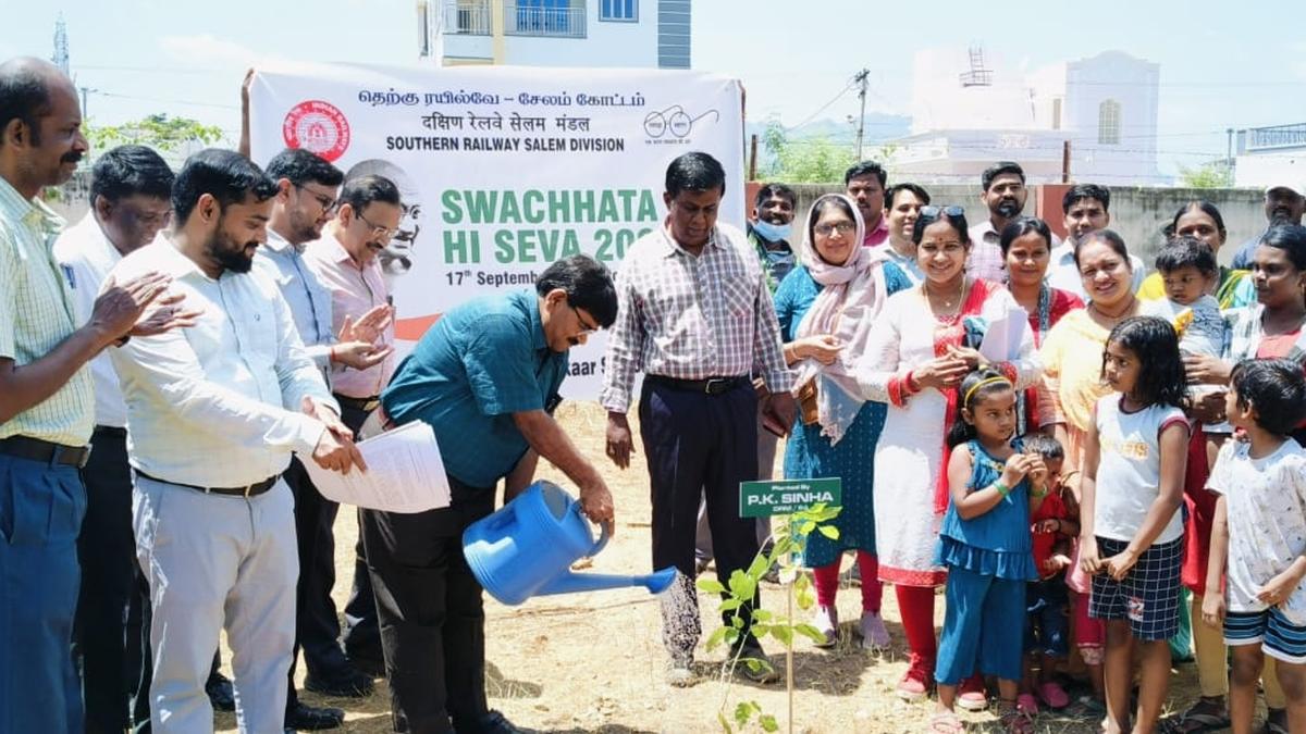 Salem Railway Division launches cleanliness fortnight