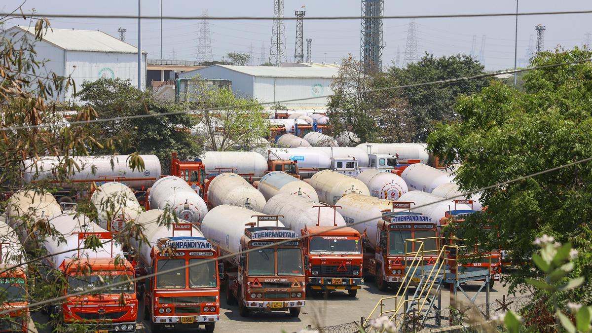 Owners of LPG tanker lorries withdraw strike against IOCL