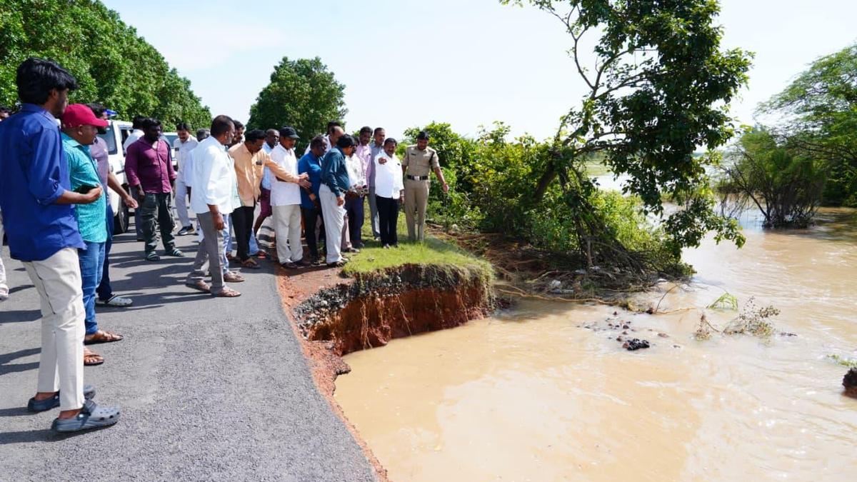 Cyclone Montha aftermath: Minister Veeranjaneya Swamy inspects submerged areas