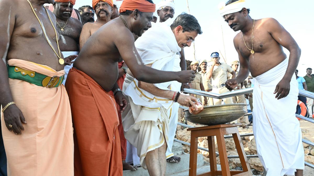 Tamil Nadu Governor visits Ayya Vaikundar Avathara Pathi in Tiruchendur