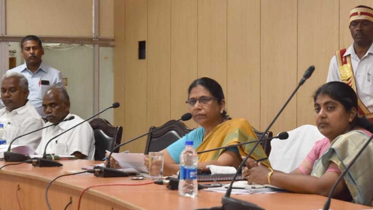 Government school heads meet on education policy in Dharmapuri - The Hindu