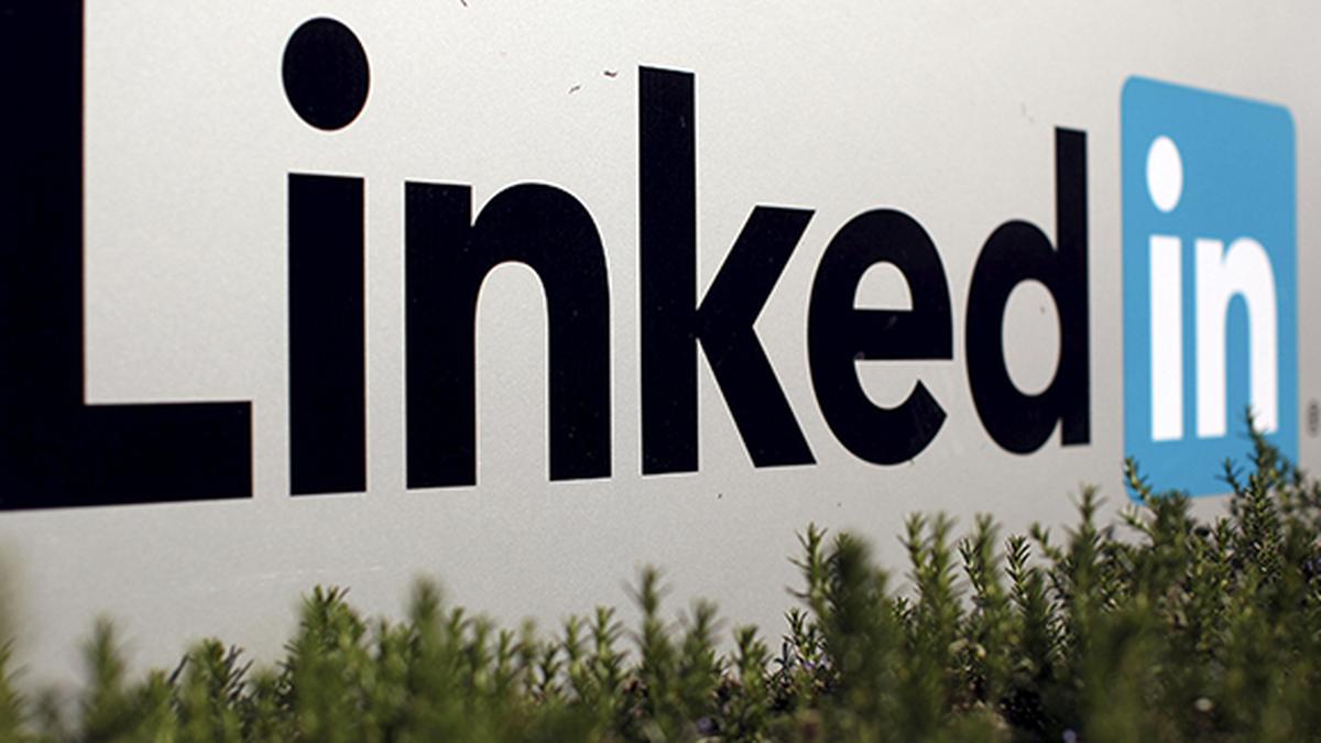 LinkedIn makes verification free on its platform