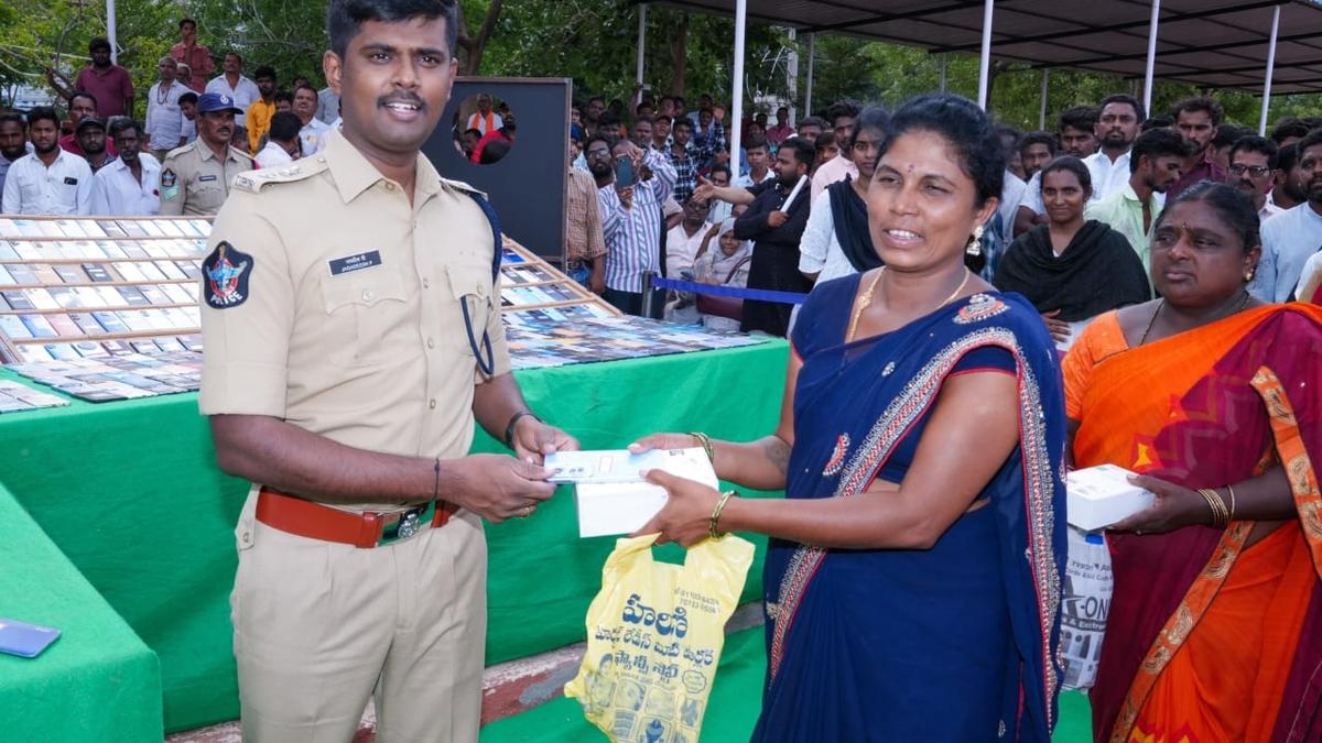 Anantapur police hand over ₹3.3 crore worth lost mobiles to owners at recovery mela