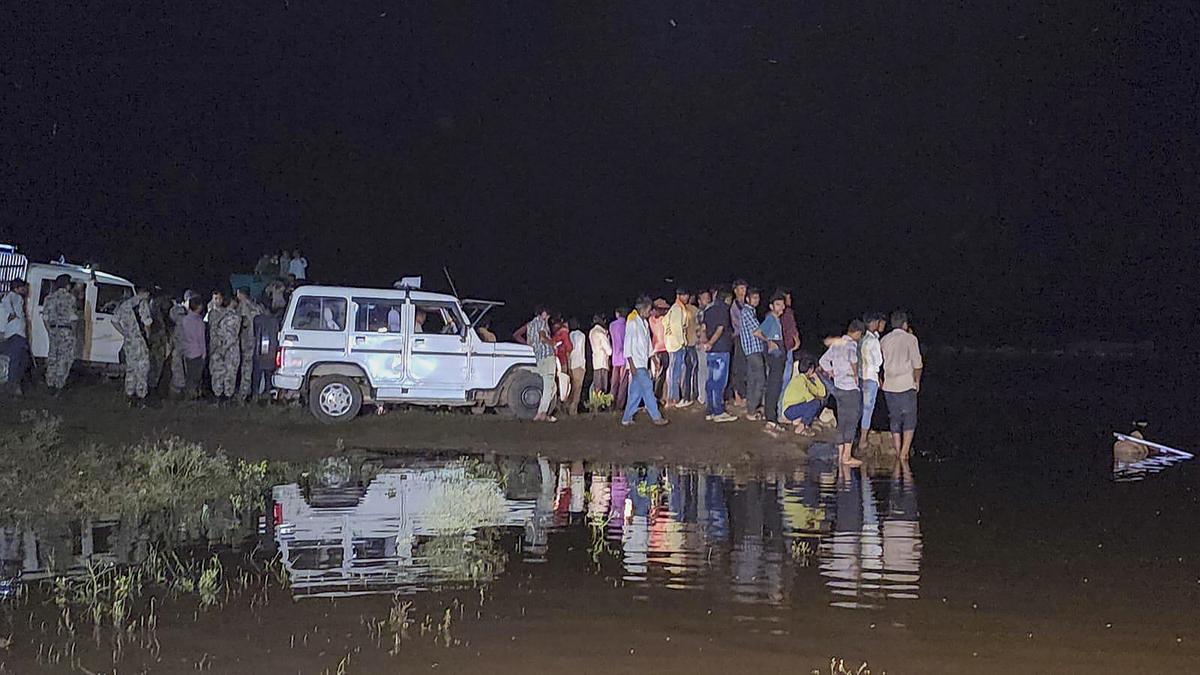 11 killed as tractor-trolley falls into pond during Durga idol immersion in Madhya Pradesh