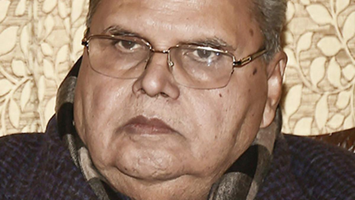 Satya Pal Malik meets Uddhav Thackeray, extends support to MVA for Assembly polls
