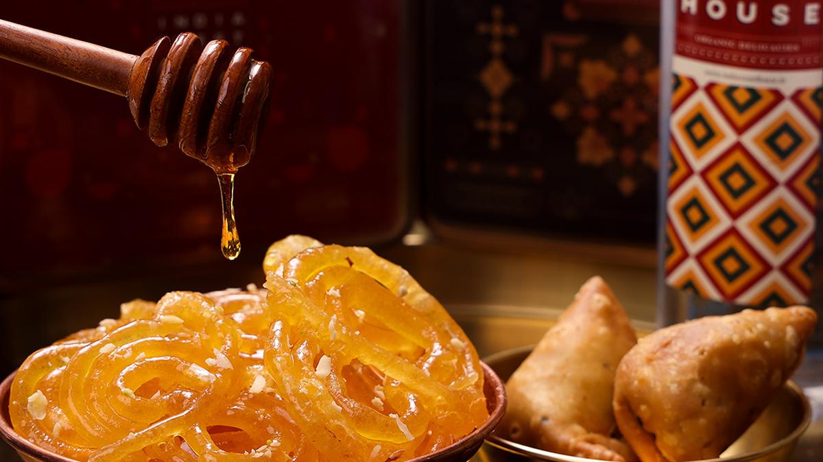 Publicise oil and sugar content of Indian snacks, Health Ministry tells government departments