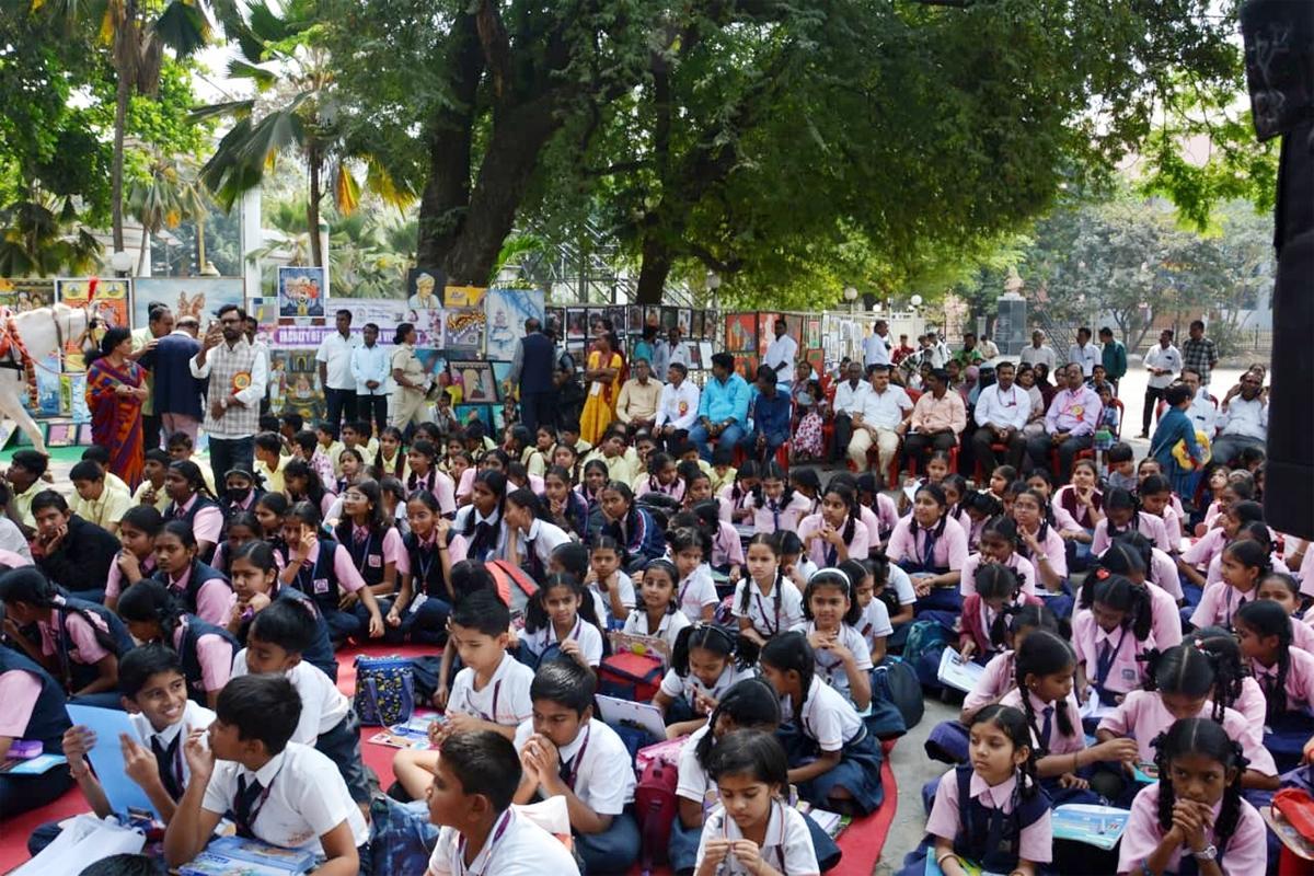 Students participating in drawing competition at the Kalyana Karnataka Chitra Santhe in Kalaburagi on February 17, 2026. 