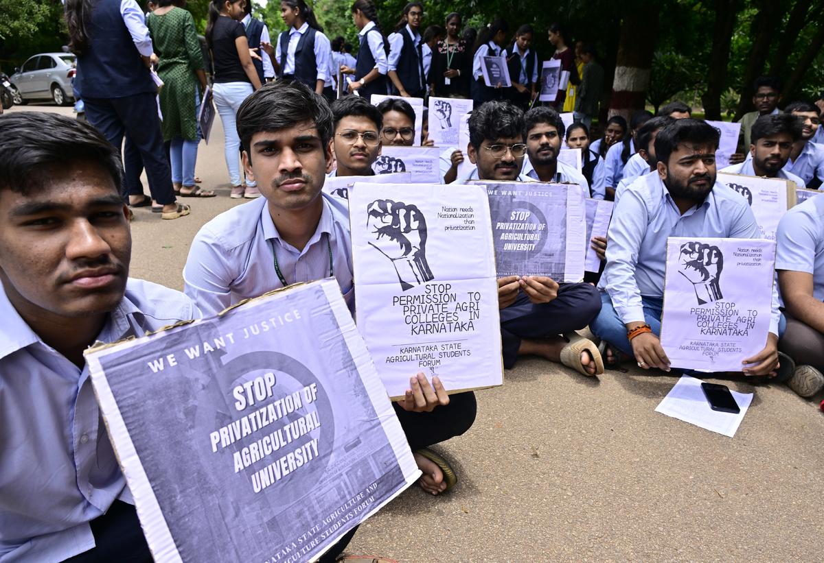 UASB plans to grant affiliation to private agriculture colleges; students  protest