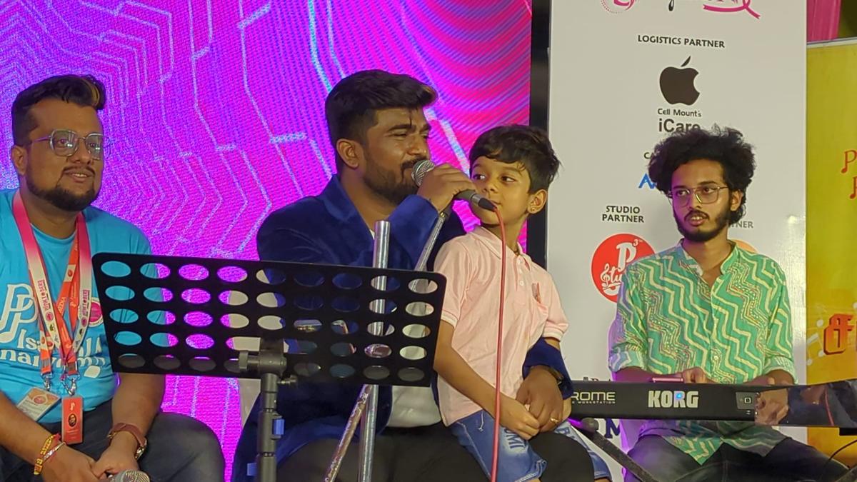 Concert marathon held to raise awareness on breast cancer