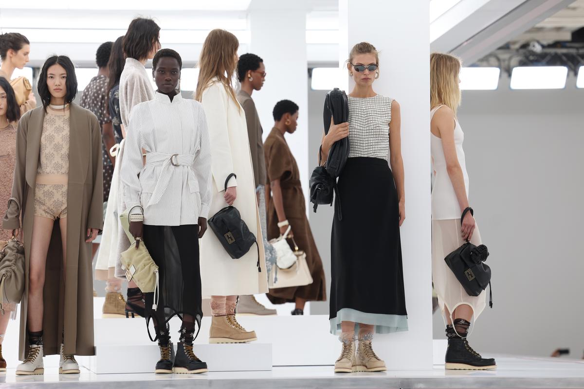 Models pose on the catwalk at the Fendi fashion show during the Milan Women's Spring/Summer 2025 Collection on September 17, 2024 in Milan, Italy.  