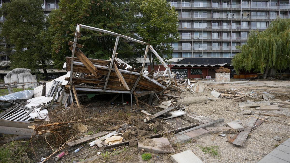 Belgrade’s landmark Hotel Yugoslavia faces likely demolition, despite opposition