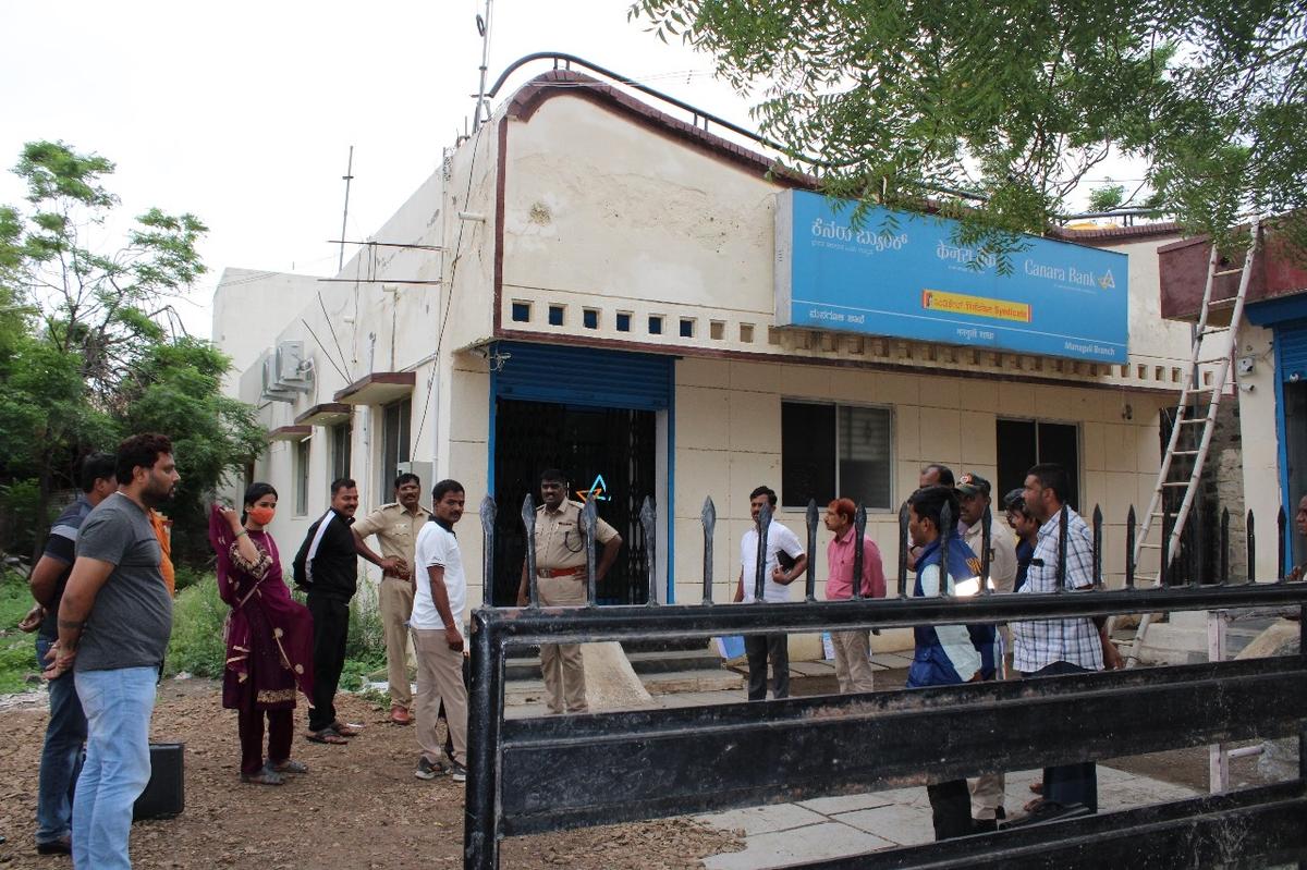 The Canara bank branch in Managuli in Vijayapura district, on the day of theft on May  23, 2025. 