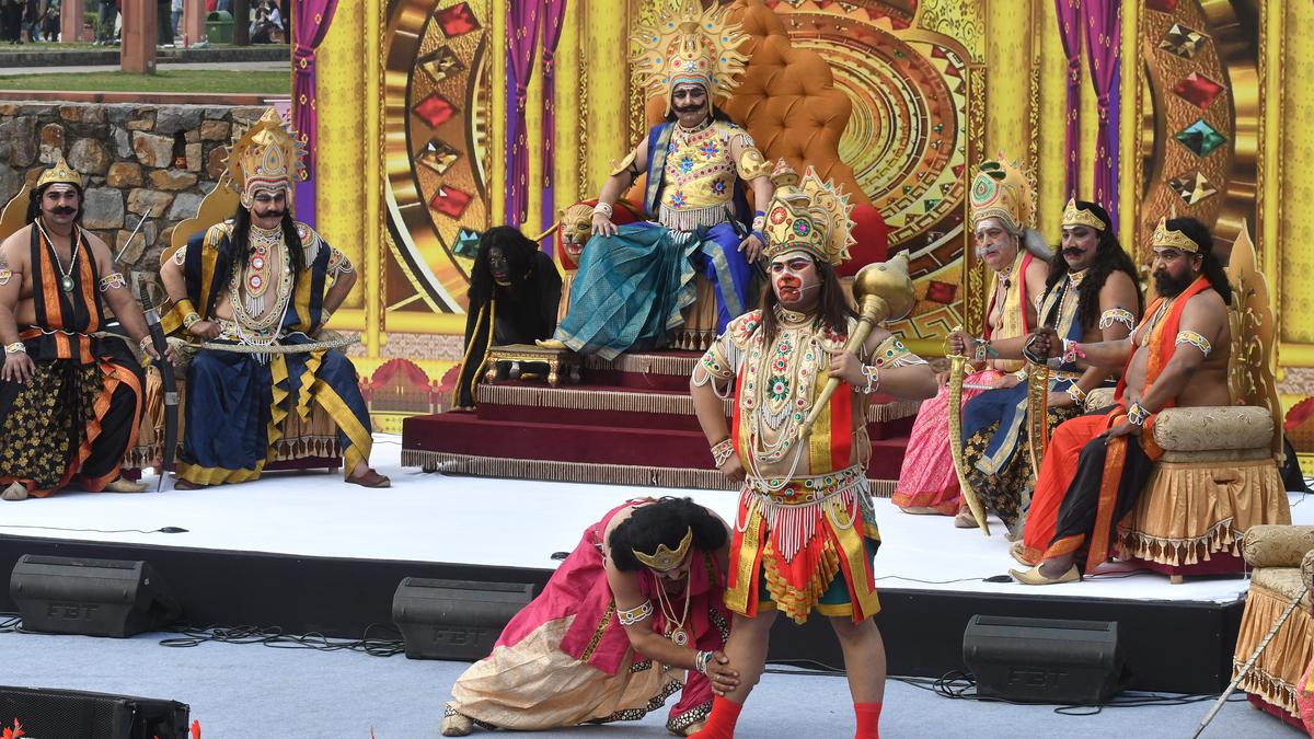 Crowds cheer for Urdu-speaking Ravana at four-day cultural festival