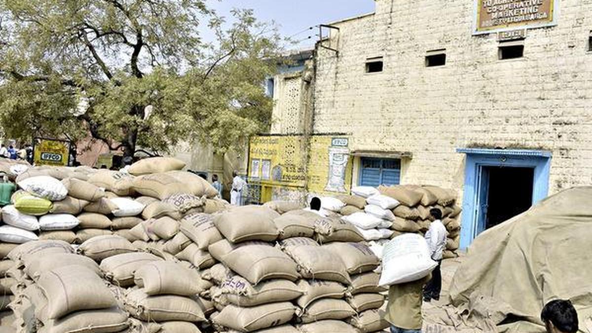 40 bags of toor dal worth ₹2.40 lakh stolen from godown in Kalaburagi district of Karnataka