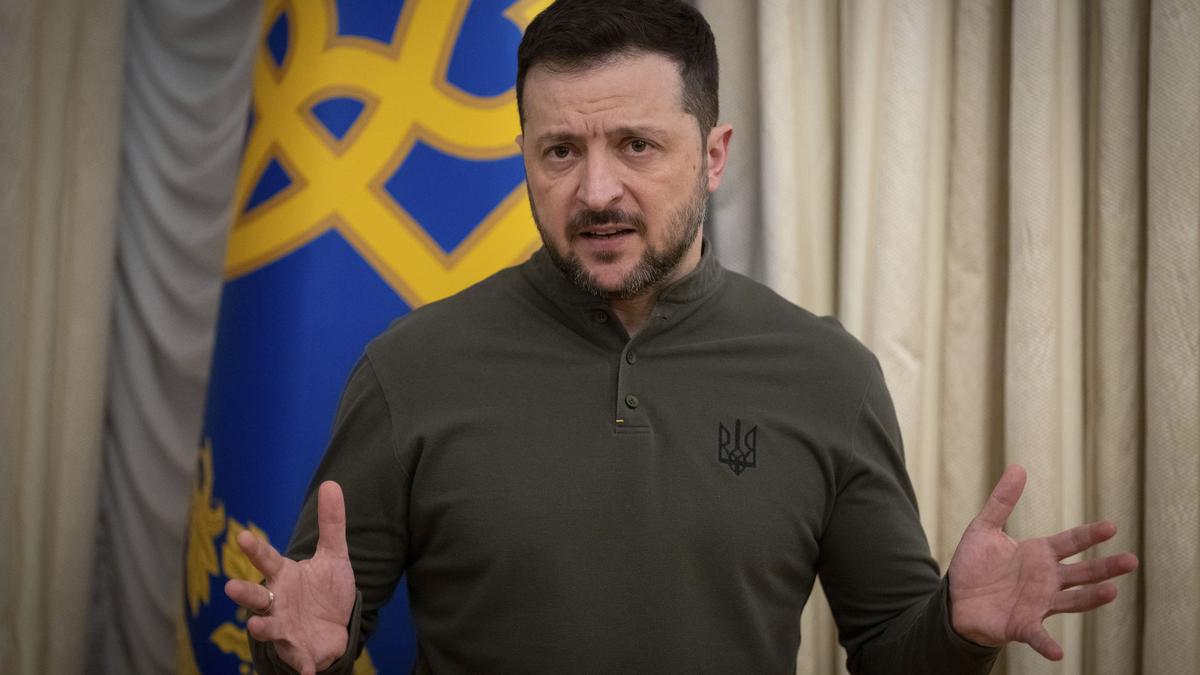 Zelenskyy offers land swaps as Russia heartens Trump with prisoner release