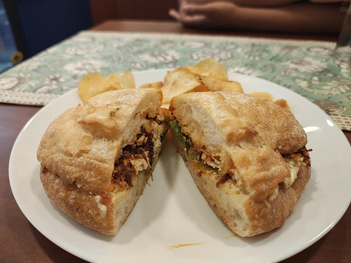 Cream cheese chicken with chilli oil and caramelised onions sandwich at Inippu