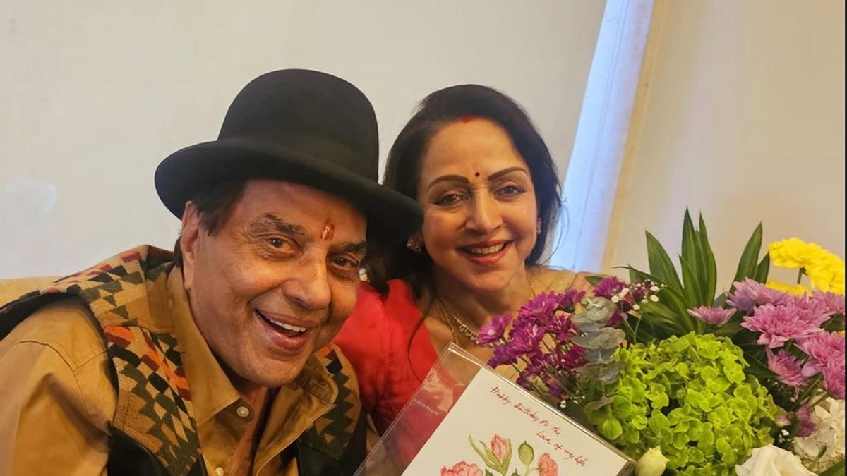 Indescribable loss: Hema Malini shares pictures in first post since with Dharmendra’s death