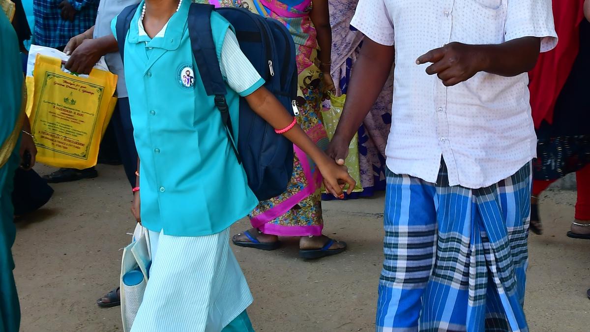Schools reopen for students of classes VI to XII in Virudhunagar district