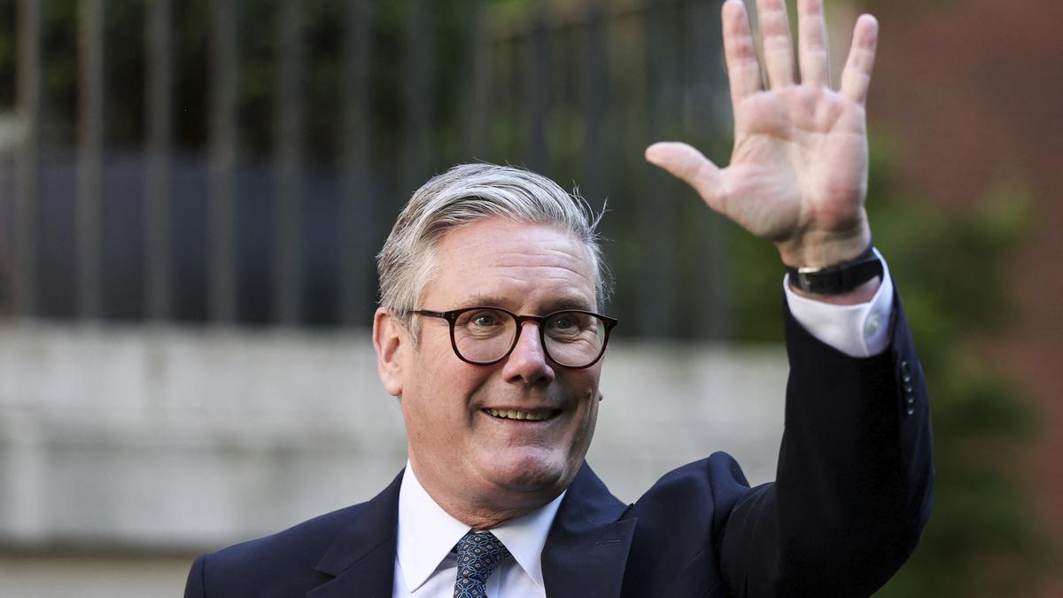 With U.S. and E.U. deals, Britain embarks on high-risk balancing act