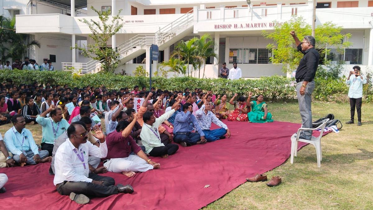 Sit-in protest by aided college teachers enters fifth day in Porayar