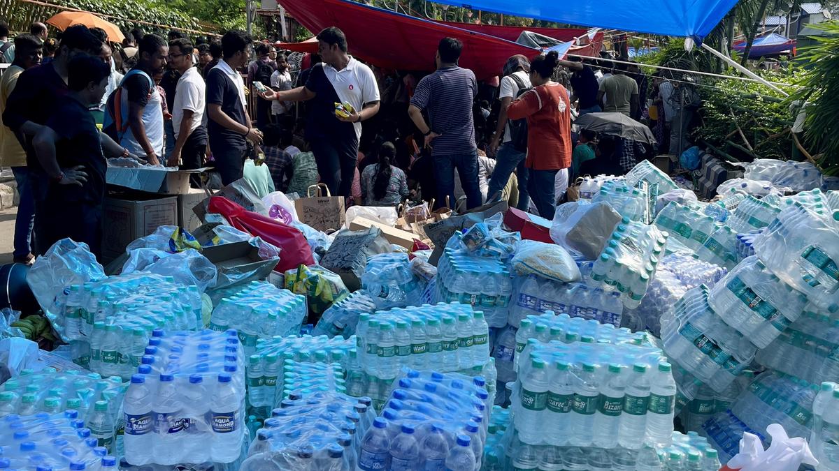 Desde comida hasta ventiladores, los buenos samaritanos cuidan a los médicos que protestan en Calcuta