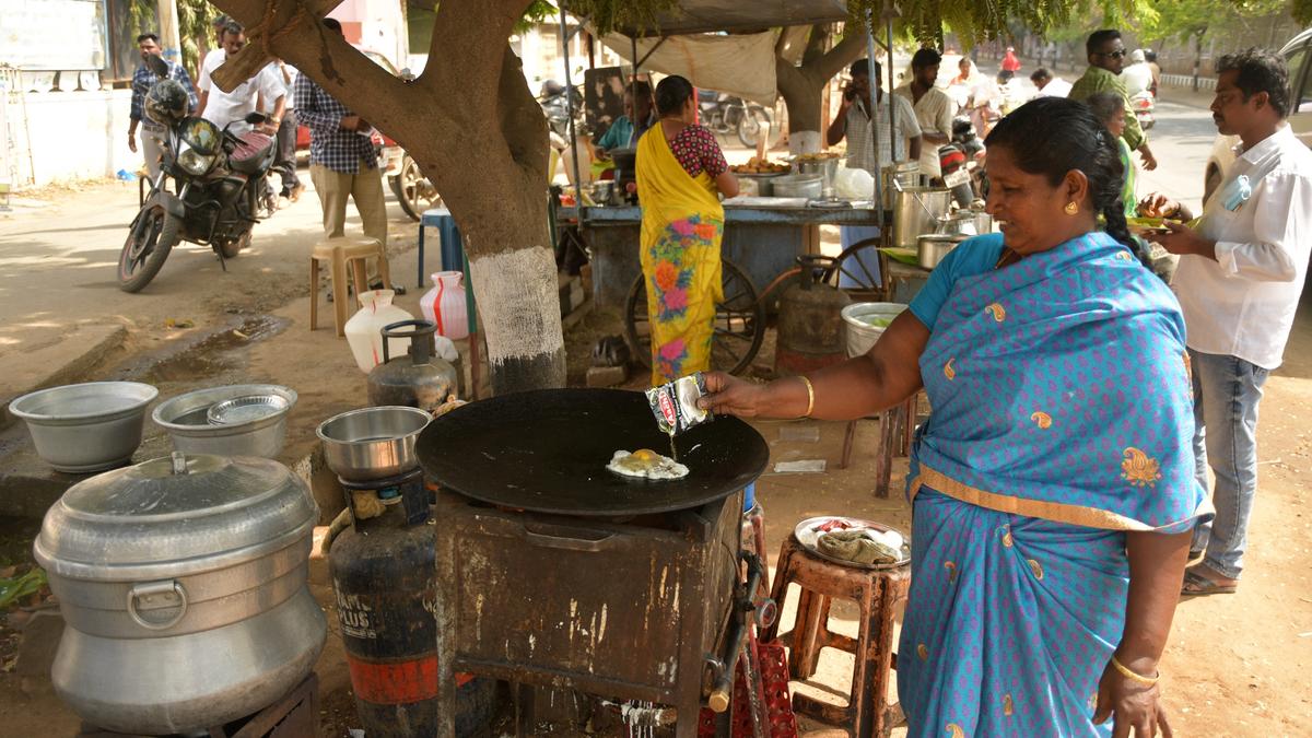 Rise in cost of commercial LPG cylinder hits hotel industry in Tiruchi
