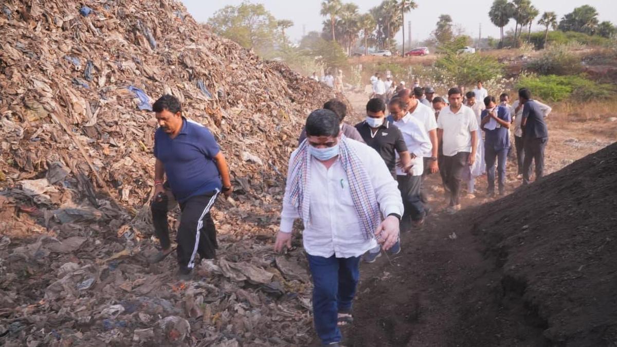 Decades-old dumping yard will be shifted out of Karimnagar within a year: Ponnam Prabhakar