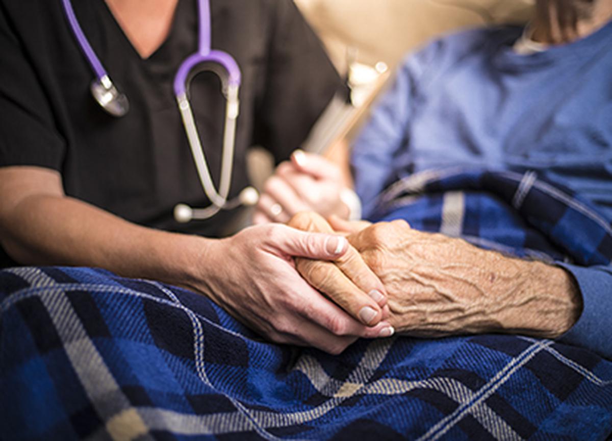 Seulement 1 à 2 % de la population qui a besoin de soins palliatifs y a accès : rapport FICCI
