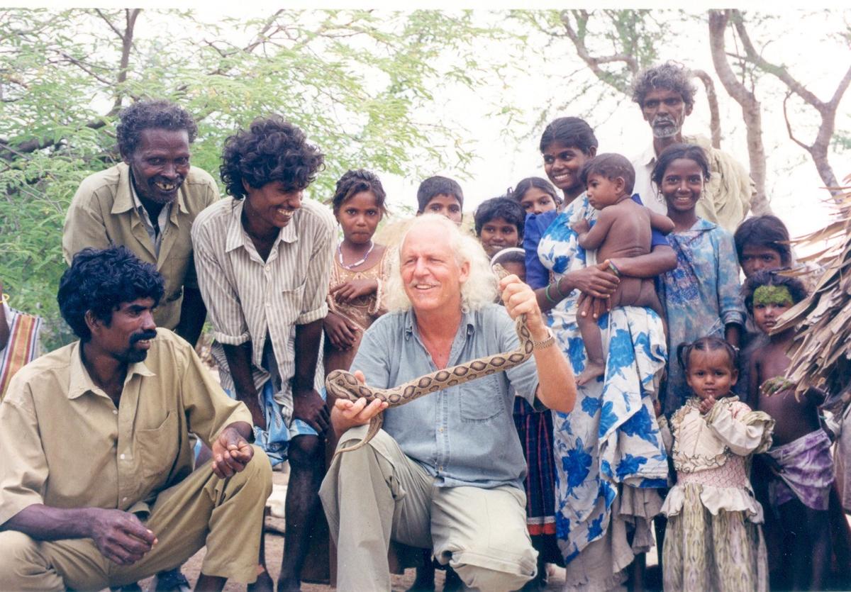 Romulus Whitaker with Irula tribefolk 