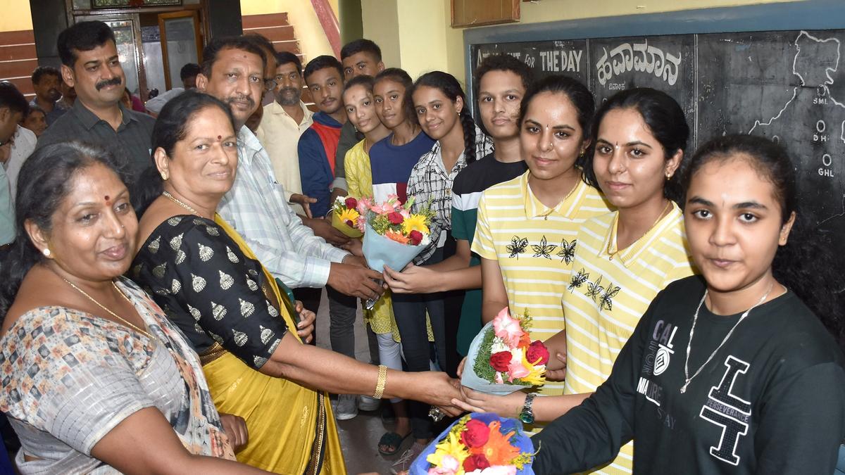 SSLC exam results | Identical marks in class 10 exam-1 for twin sisters in Mysuru