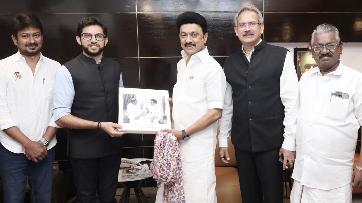 Shiv Sena (UBT) leader Aaditya Thackeray calls on T.N. CM Stalin