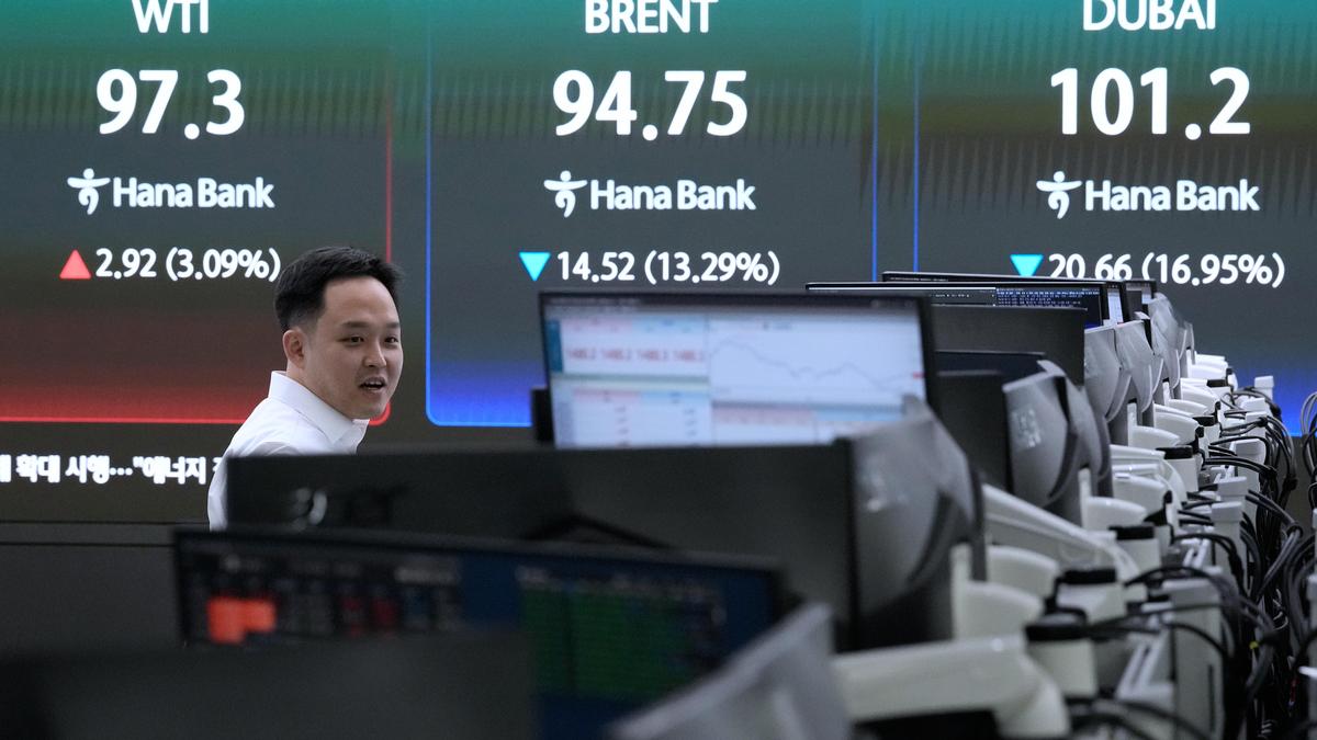 Oil prices rise again and Asian stocks retreat on the fragile Iran ceasefire