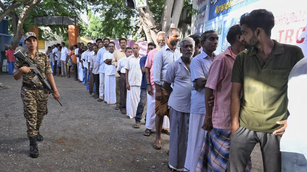 Vikravandi bypoll | Nearly 13% voting registered as of 9 a.m.