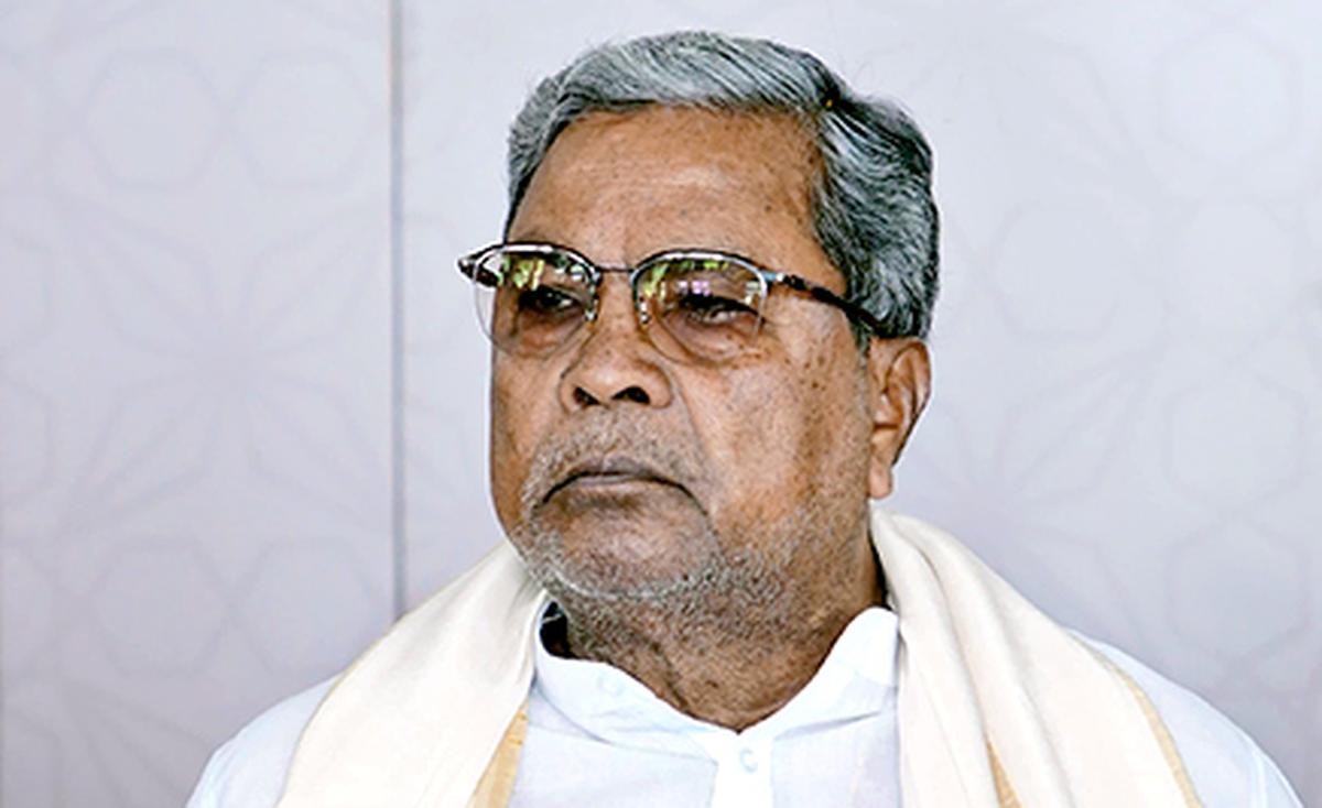 Siddaramaiah directs Chief Secretary to study T.N. policy on RSS activities  - The Hindu