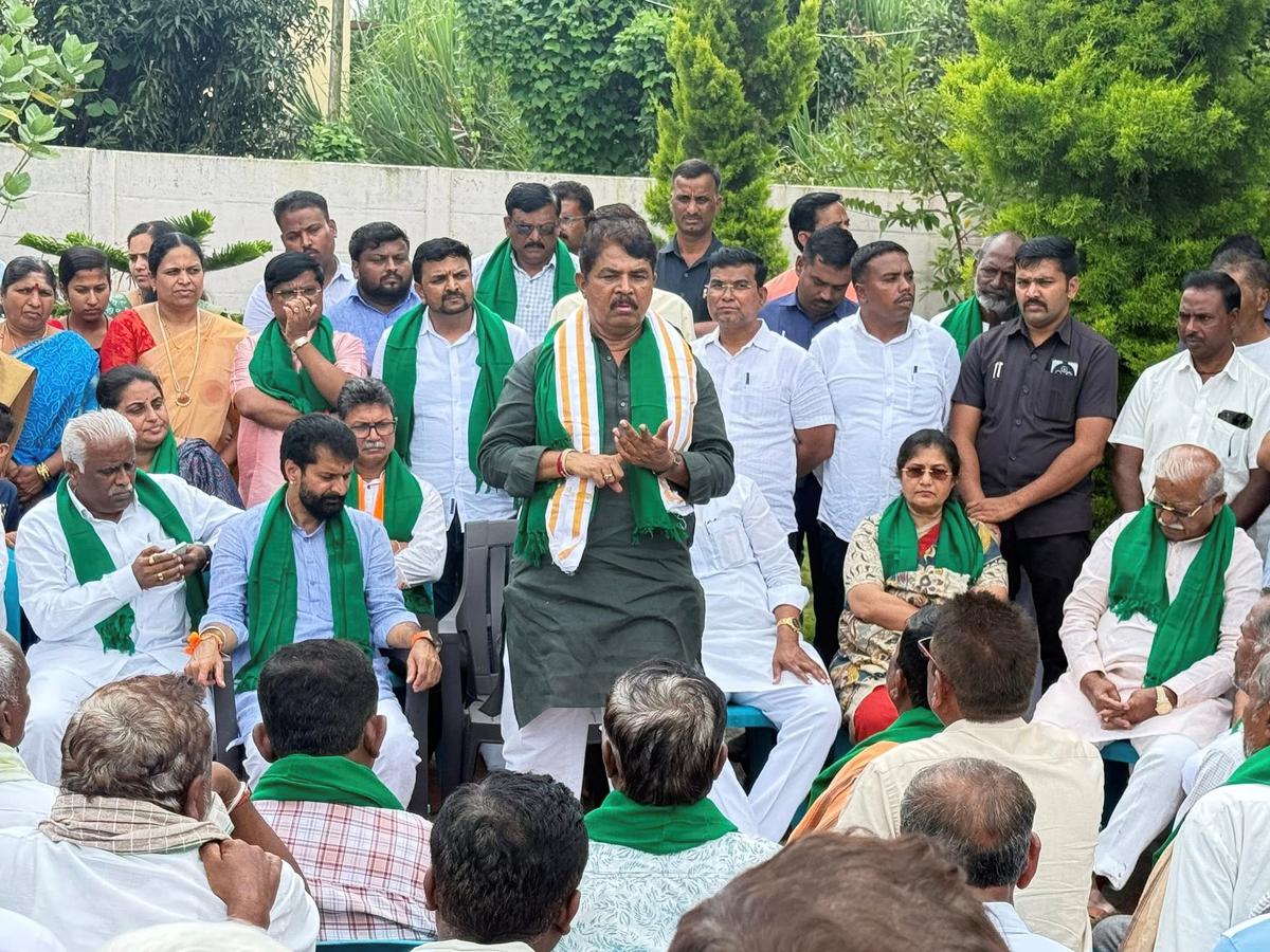 Karnataka CM, Deputy CM did not come to check flood damage in Belagavi, but  are coming to eat biriyani: R. Ashok - The Hindu