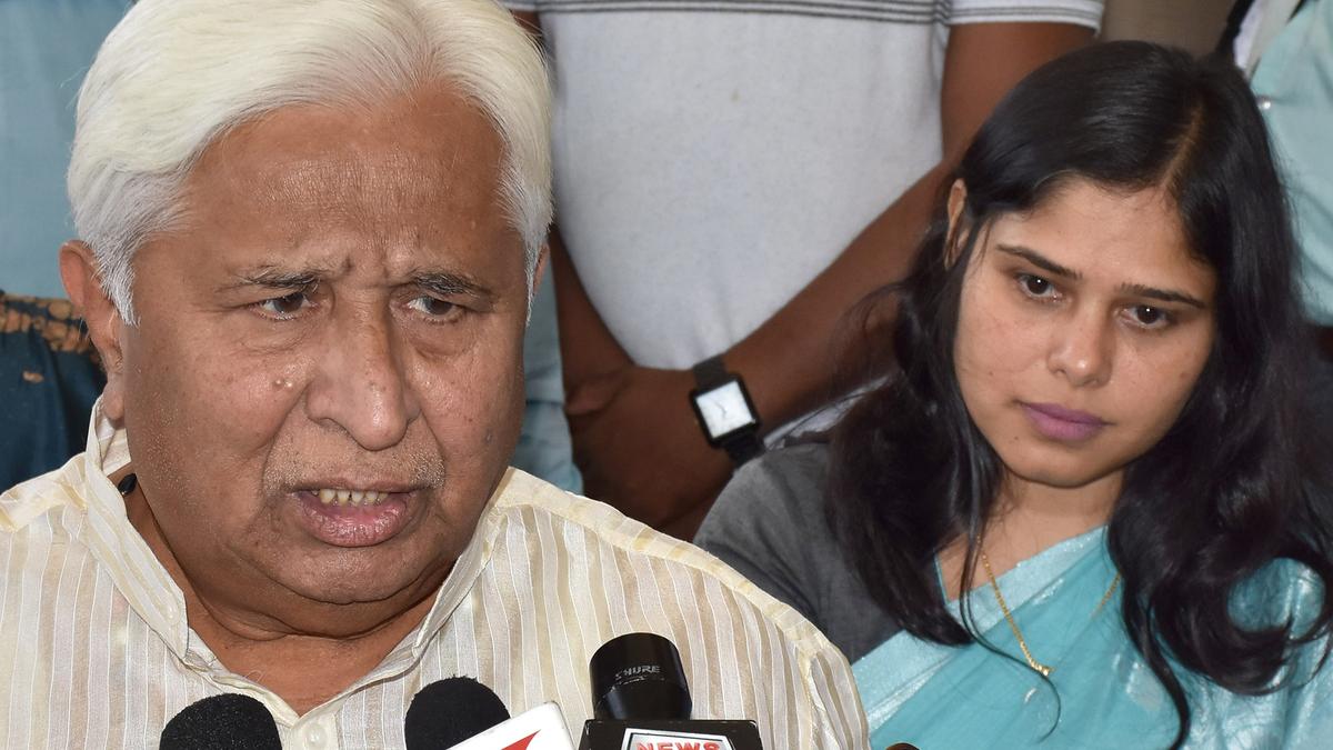 Ropeway for Chamundi Hills: Govt. to study pros and cons before taking a decision, says Tourism Minister