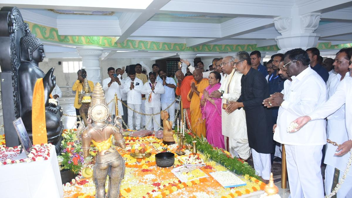 Ambedkar instrumental in incorporating Dhamma Chakra wheel in national flag, says Mallikarjun Kharge