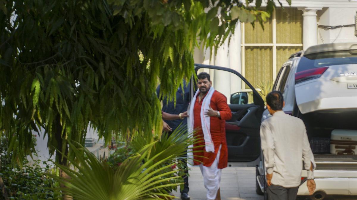 Le chef de la WFI, Brij Bhushan Singh, dit qu’il est prêt pour une enquête mais ne démissionnera pas, blâme le Congrès