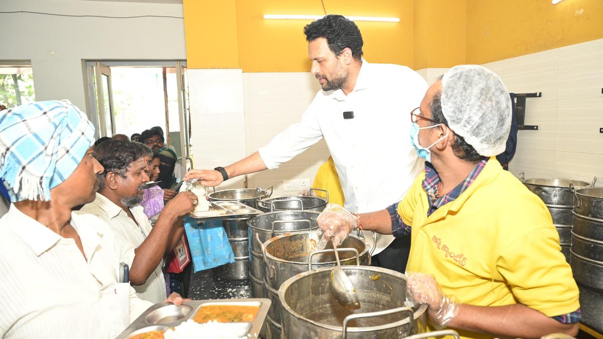 Anna Canteens benefiting the poor, says Minister Bharath
