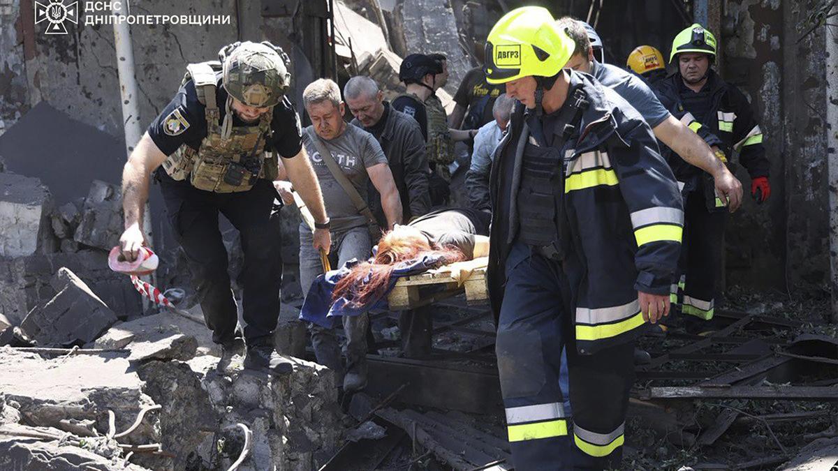 Russian attacks kill 18 civilians in Ukraine as Zelenskyy seeks more Western help