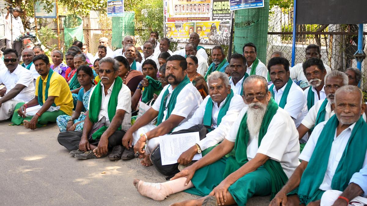 Cases against farmers spark protests in Tiruchi