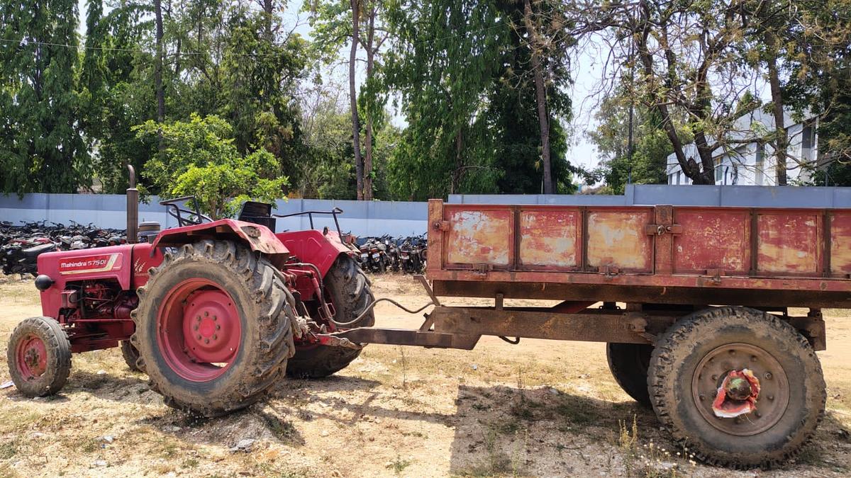 Two persons arrested for illegal sand mining in Ponnai riverbed in Ranipet