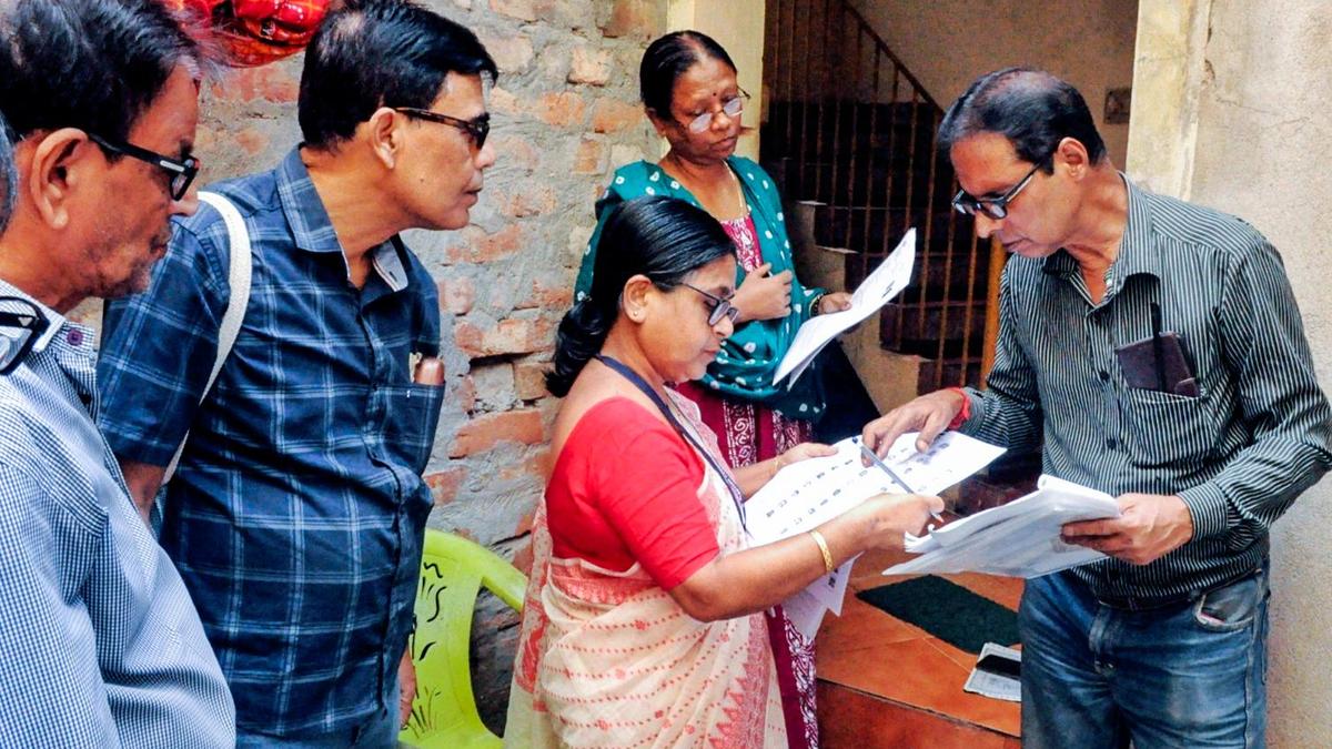 Over 30 lakh deceased voters likely to be removed from West Bengal electoral rolls based on Aadhaar data