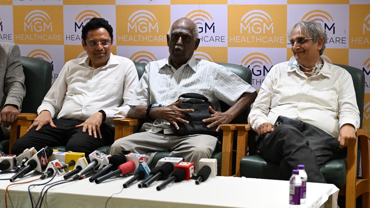 80-year-old man undergoes heart pump implantationat private hospital in city