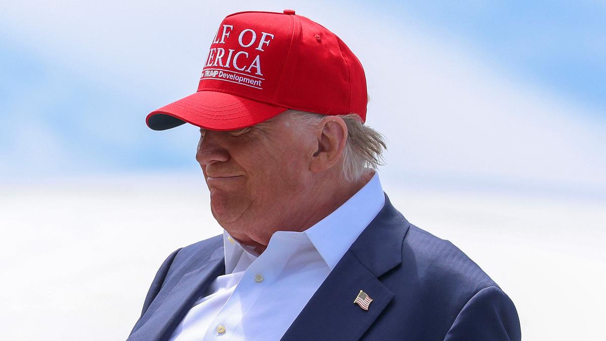 https://th-i.thgim.com/public/incoming/uytz9k/article69761284.ece/alternates/LANDSCAPE_1200/2025-07-01T155525Z_1432649849_RC2RDFAHLL68_RTRMADP_3_USA-TRUMP.JPG