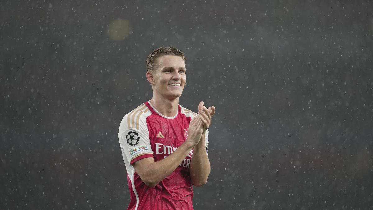 Arsenal captain Odegaard signs new contract