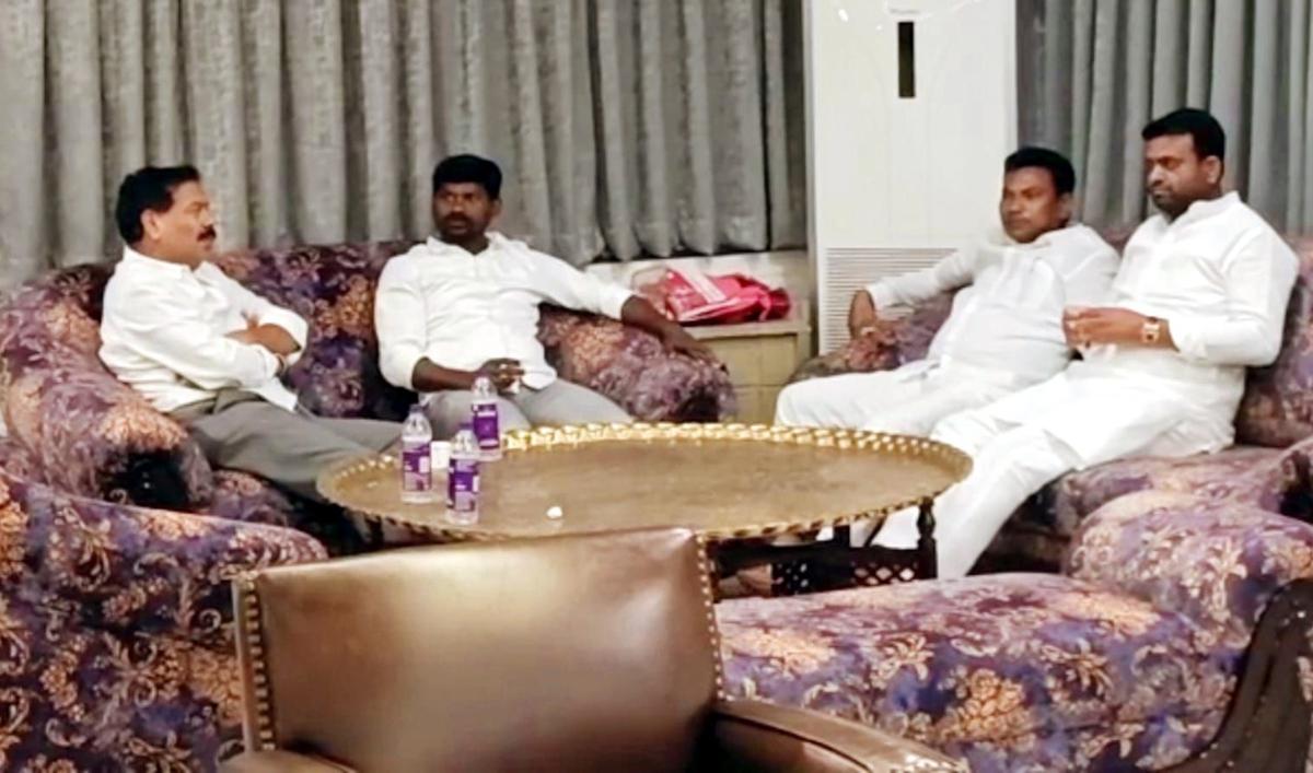 Three detained with huge cash set to woo TRS MLAs ahead of Munugode bypoll