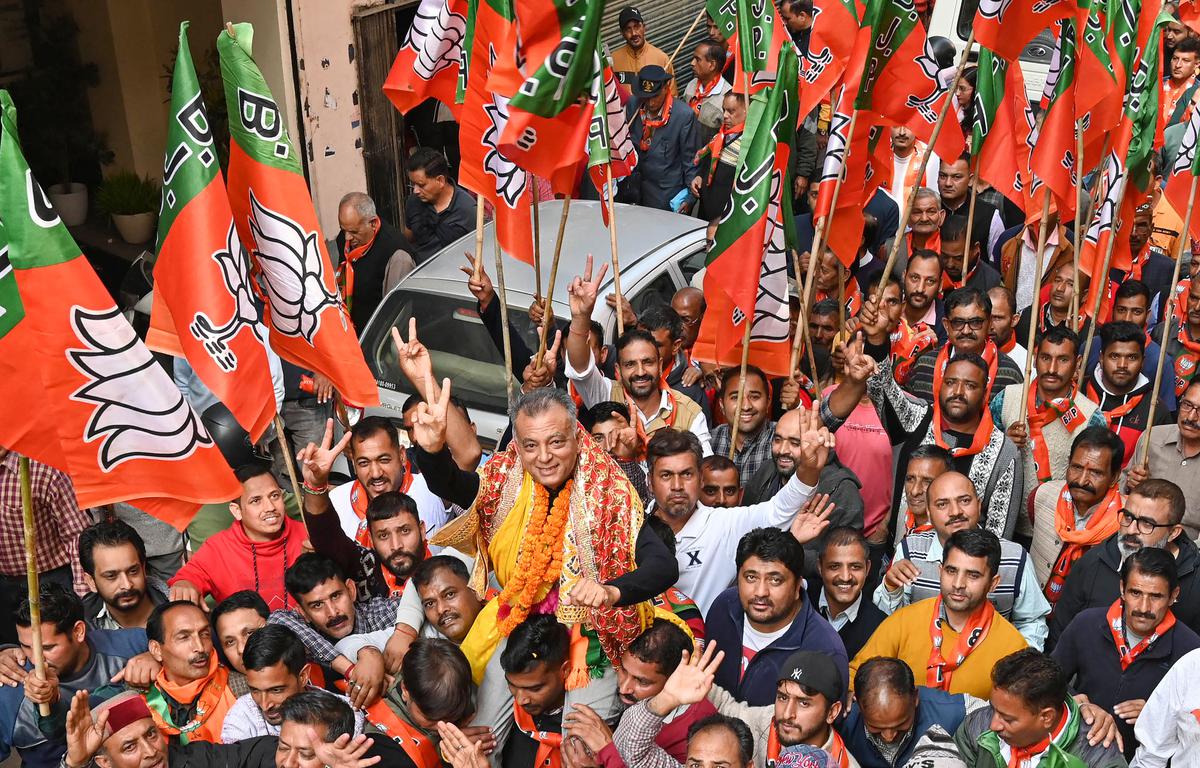 Rebel candidates trouble both BJP, Congress in Himachal Pradesh
