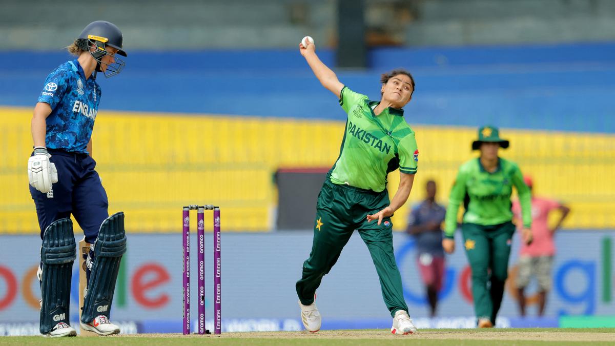 Women's ODI World Cup: Pakistan opts to bowl against England