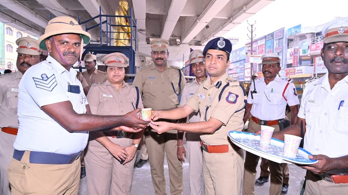 Solar hat, buttermilk distributed to traffic police constables